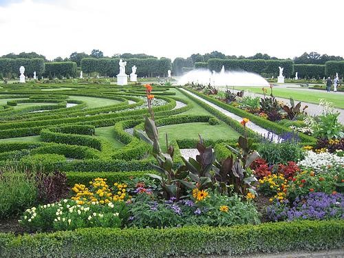 Великолепный барочный сад в Херренхаузен